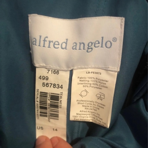 Prom dress - Picture 2 of 3